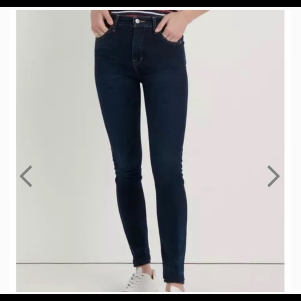 Lucky Brand dark blue wash size 6 - like new*